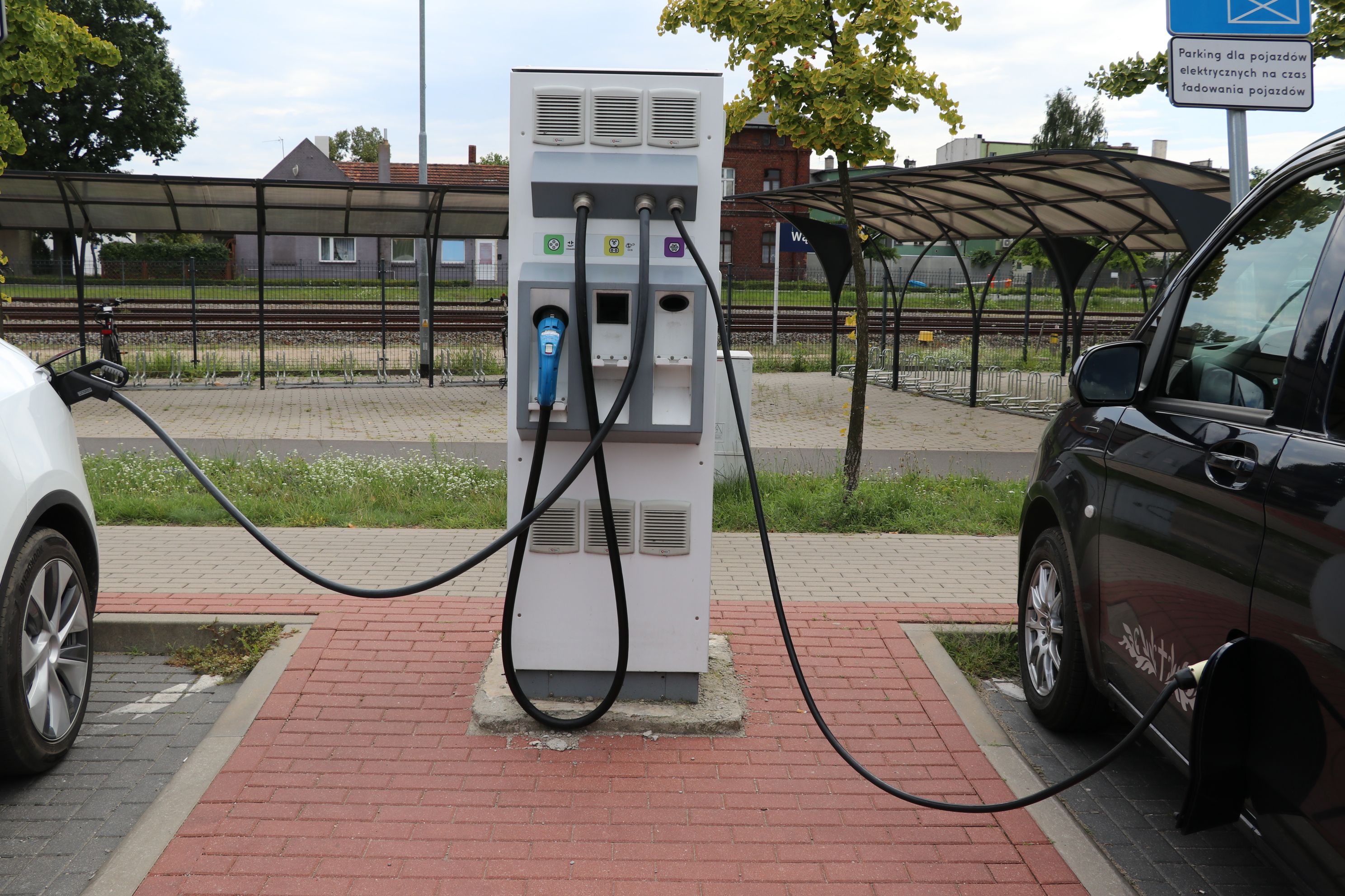 Modernizacja stacji ładowania przy ul. Średniej – ważny komunikat dla kierowców EV